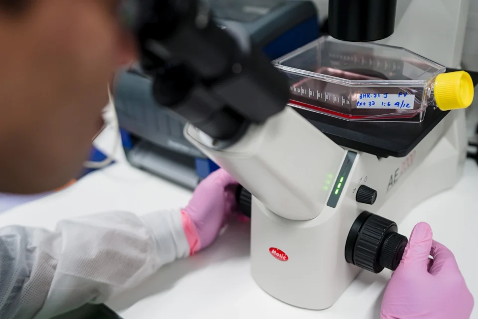labwork at astrivax